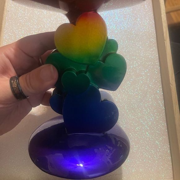 BBW Rainbow Hearts Pedestal - Picture 2 of 4